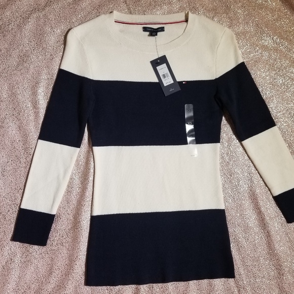 BRAND NEW WITH TAGS TOMMY HILFIGER SWEATER - Picture 1 of 3